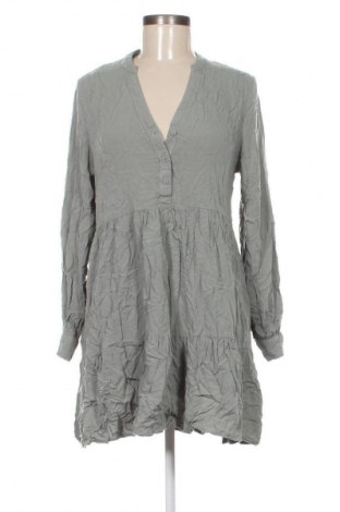 Kleid Amisu, Größe M, Farbe Grün, Preis 20,99 €