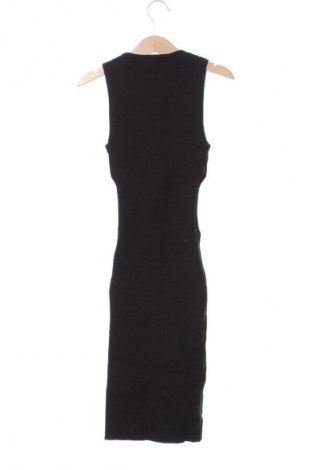 Φόρεμα Bershka, Μέγεθος XS, Χρώμα Μαύρο, Τιμή 18,99 €