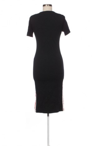Φόρεμα Bershka, Μέγεθος M, Χρώμα Μαύρο, Τιμή 13,99 €