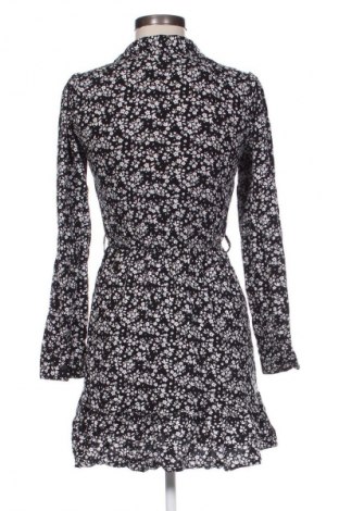 Kleid Cropp, Größe M, Farbe Mehrfarbig, Preis 33,99 €