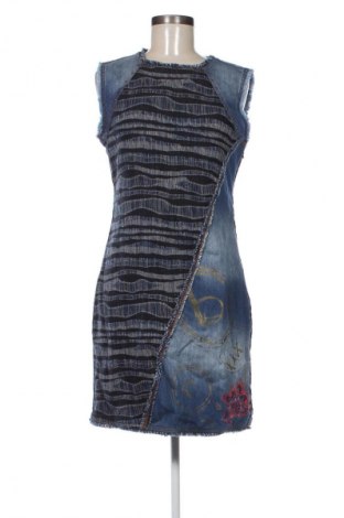 Рокля Desigual, Размер L, Цвят Многоцветен, Цена 82,99 лв.