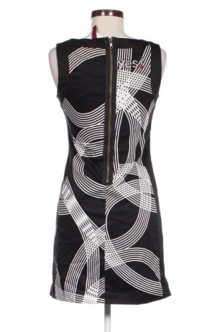 Рокля Desigual, Размер S, Цвят Многоцветен, Цена 82,99 лв.