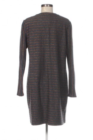 Рокля Edc By Esprit, Размер XL, Цвят Многоцветен, Цена 48,99 лв.