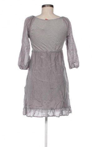 Рокля Edc By Esprit, Размер S, Цвят Сив, Цена 48,99 лв.