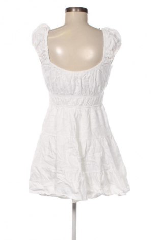 Kleid Fb Sister, Größe M, Farbe Weiß, Preis 20,99 €