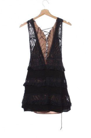 Рокля For Love And Lemons, Размер XS, Цвят Черен, Цена 132,99 лв.