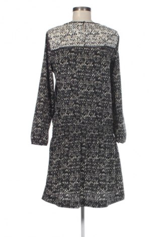 Рокля H&M, Размер M, Цвят Многоцветен, Цена 29,99 лв.