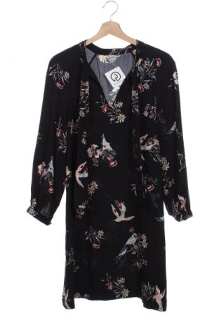 Рокля H&M, Размер XS, Цвят Многоцветен, Цена 29,99 лв.