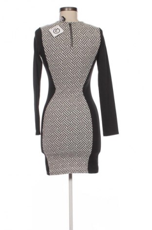 Рокля H&M Divided, Размер S, Цвят Многоцветен, Цена 29,99 лв.