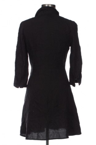 Рокля H&M Divided, Размер M, Цвят Черен, Цена 29,99 лв.