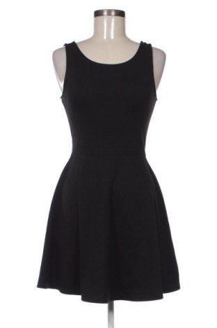 Рокля H&M Divided, Размер S, Цвят Черен, Цена 23,99 лв.