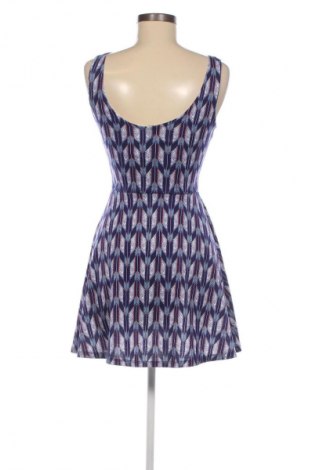 Рокля H&M Divided, Размер S, Цвят Многоцветен, Цена 29,99 лв.