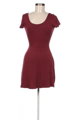 Sukienka Hollister, Rozmiar S, Kolor Czerwony, Cena 157,99 zł