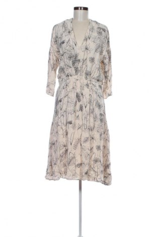 Рокля In Wear, Размер M, Цвят Многоцветен, Цена 82,99 лв.