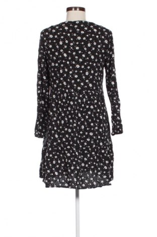 Kleid Janina, Größe M, Farbe Mehrfarbig, Preis 9,99 €