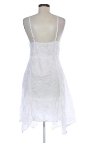 Kleid Jbc, Größe M, Farbe Weiß, Preis 20,99 €