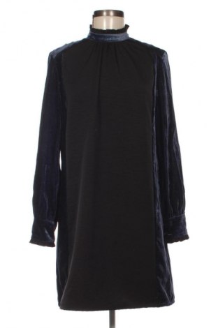Рокля Maison Scotch, Размер S, Цвят Многоцветен, Цена 86,99 лв.