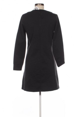 Sukienka McKinley, Rozmiar S, Kolor Czarny, Cena 157,99 zł