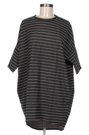 Рокля Pull&Bear, Размер XL, Цвят Многоцветен, Цена 11,99 лв.