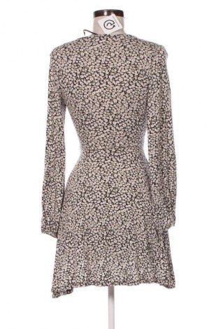 Šaty  Pull&Bear, Velikost S, Barva Vícebarevné, Cena  469,00 Kč