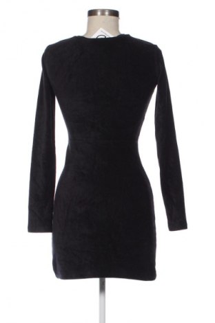 Φόρεμα Pull&Bear, Μέγεθος S, Χρώμα Μαύρο, Τιμή 18,99 €
