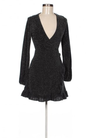 Sukienka Pull&Bear, Rozmiar M, Kolor Czarny, Cena 43,99 zł