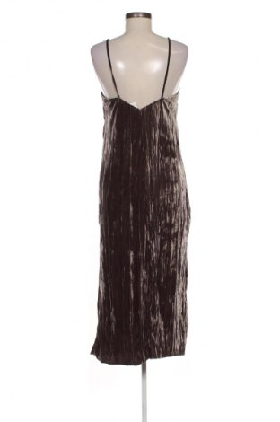 Φόρεμα Pull&Bear, Μέγεθος M, Χρώμα Καφέ, Τιμή 14,99 €