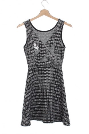 Sukienka Pull&Bear, Rozmiar S, Kolor Kolorowy, Cena 67,99 zł