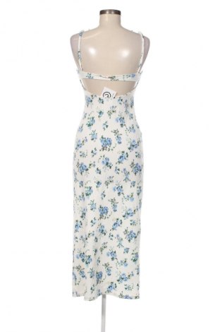 Kleid Pull&Bear, Größe M, Farbe Mehrfarbig, Preis 20,99 €