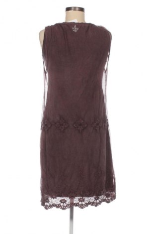 Kleid Sisters, Größe M, Farbe Lila, Preis 20,99 €
