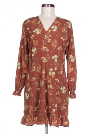 Kleid Trendyol, Größe L, Farbe Mehrfarbig, Preis 33,99 €