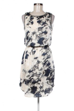Kleid VILA, Größe M, Farbe Mehrfarbig, Preis 18,99 €