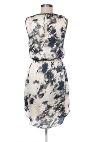 Kleid VILA, Größe M, Farbe Mehrfarbig, Preis 18,99 €
