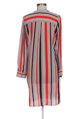 Рокля Vero Moda, Размер S, Цвят Многоцветен, Цена 34,99 лв.