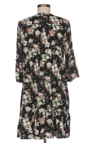 Šaty  Vero Moda, Velikost M, Barva Vícebarevné, Cena  439,00 Kč