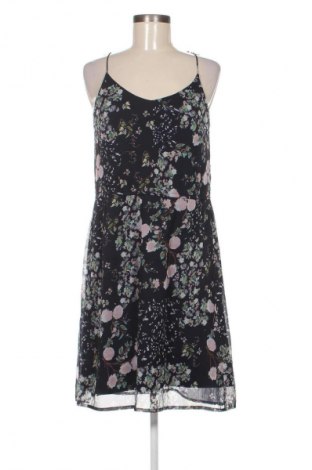 Рокля Vero Moda, Размер M, Цвят Многоцветен, Цена 27,99 лв.