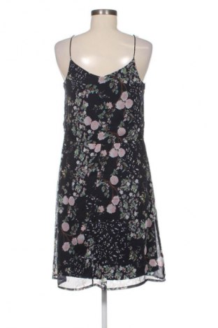 Рокля Vero Moda, Размер M, Цвят Многоцветен, Цена 27,99 лв.