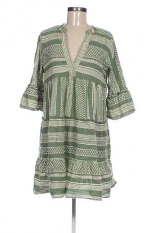 Рокля Vero Moda, Размер M, Цвят Многоцветен, Цена 27,99 лв.