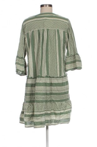 Рокля Vero Moda, Размер M, Цвят Многоцветен, Цена 27,99 лв.