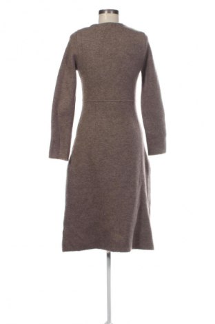 Rochie Zara, Mărime S, Culoare Bej, Preț 110,99 Lei