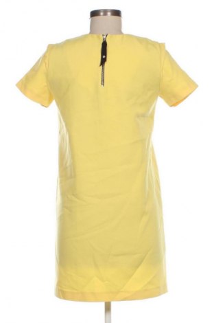 Sukienka Zara, Rozmiar S, Kolor Żółty, Cena 88,99 zł
