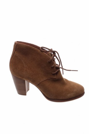 Дамски боти UGG Australia, Размер 38, Цвят Кафяв, Цена 329,00 лв.