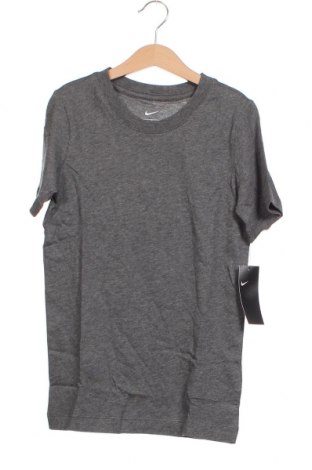 Παιδικό μπλουζάκι Nike, Μέγεθος 7-8y/ 128-134 εκ., Χρώμα Γκρί, Τιμή 16,42 €