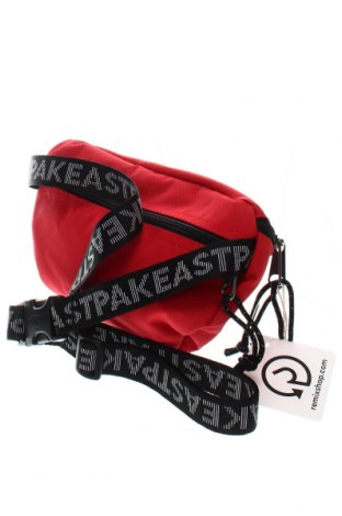 Чанта за кръст Eastpak, Цвят Червен, Цена 91,80 лв.