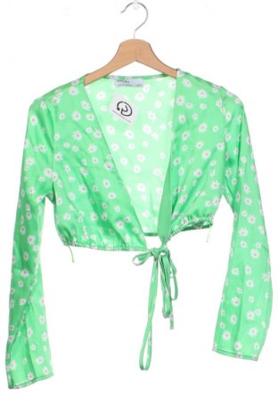 Дамска блуза Bershka, Размер XS, Цвят Зелен, Цена 6,65 лв.