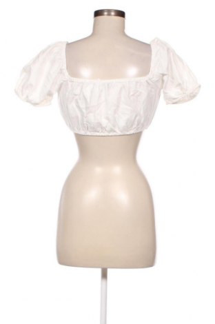 Дамска блуза Bershka, Размер M, Цвят Бял, Цена 4,65 лв.