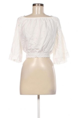 Дамска блуза Bershka, Размер L, Цвят Бял, Цена 10,16 лв.