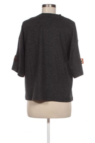 Γυναικεία μπλούζα F&F, Μέγεθος M, Χρώμα Γκρί, Τιμή 4,70 €