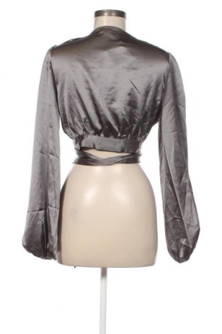Damen Shirt NA-KD, Größe M, Farbe Grau, Preis 4,73 €