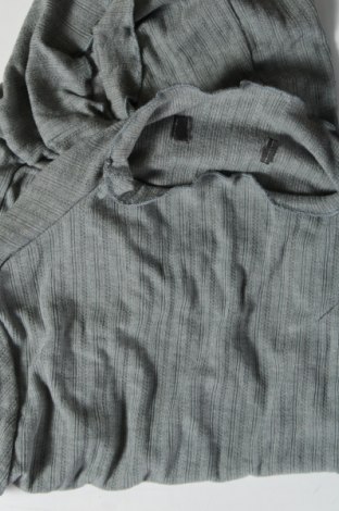 Дамска блуза Primark, Размер M, Цвят Зелен, Цена 5,70 лв.